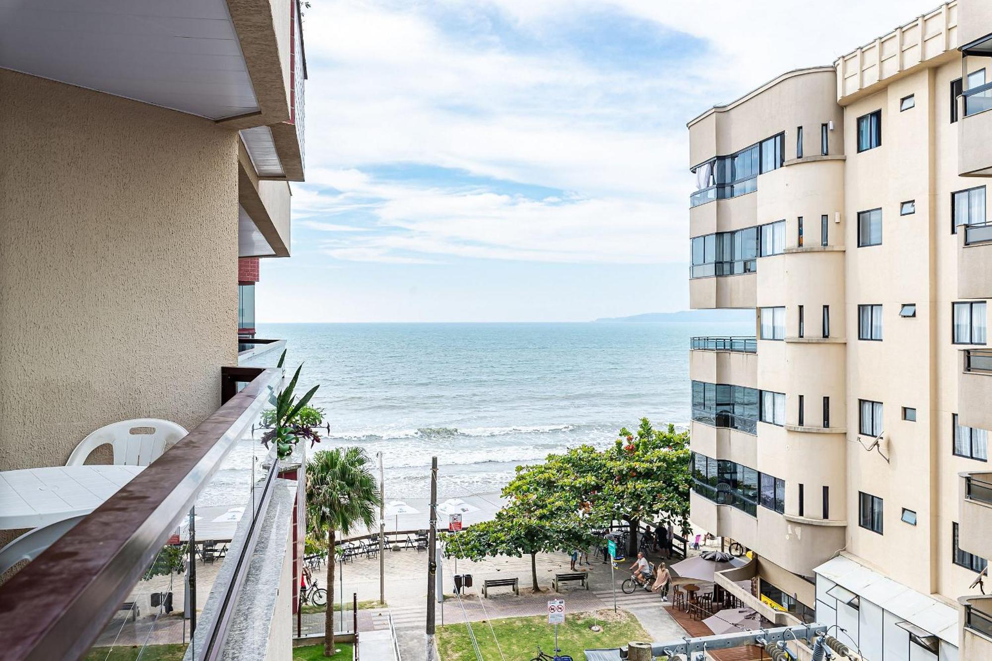 Apto Pe Na Areia Vista Mar Em Meia Praia Evb308 Itapema Bagian luar foto