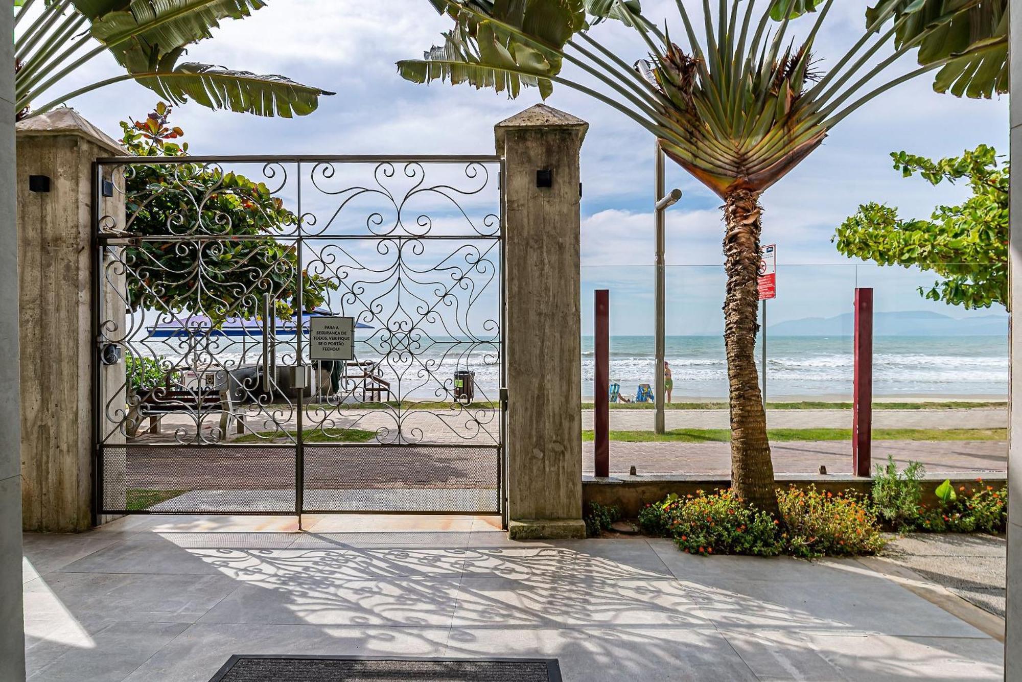 Apto Pe Na Areia Vista Mar Em Meia Praia Evb308 Itapema Bagian luar foto